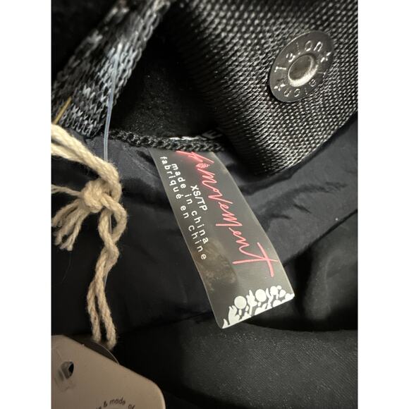 NEW Free People Women's Black Hooded Hoodie Winter Ski Puffer Coat Jacket Sz XS - Picture 6 of 8